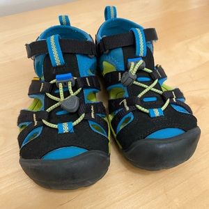 kid keen water shoes
